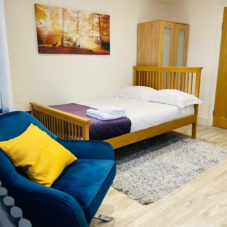 NEW MODERN STUDIO APARTMENT, PARKING, Netflix Kenilworth Exterior foto