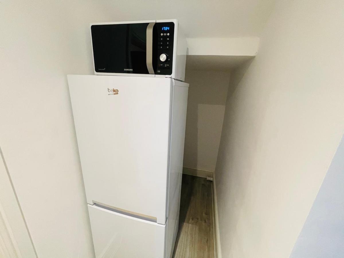 NEW MODERN STUDIO APARTMENT, PARKING, Netflix Kenilworth Exterior foto